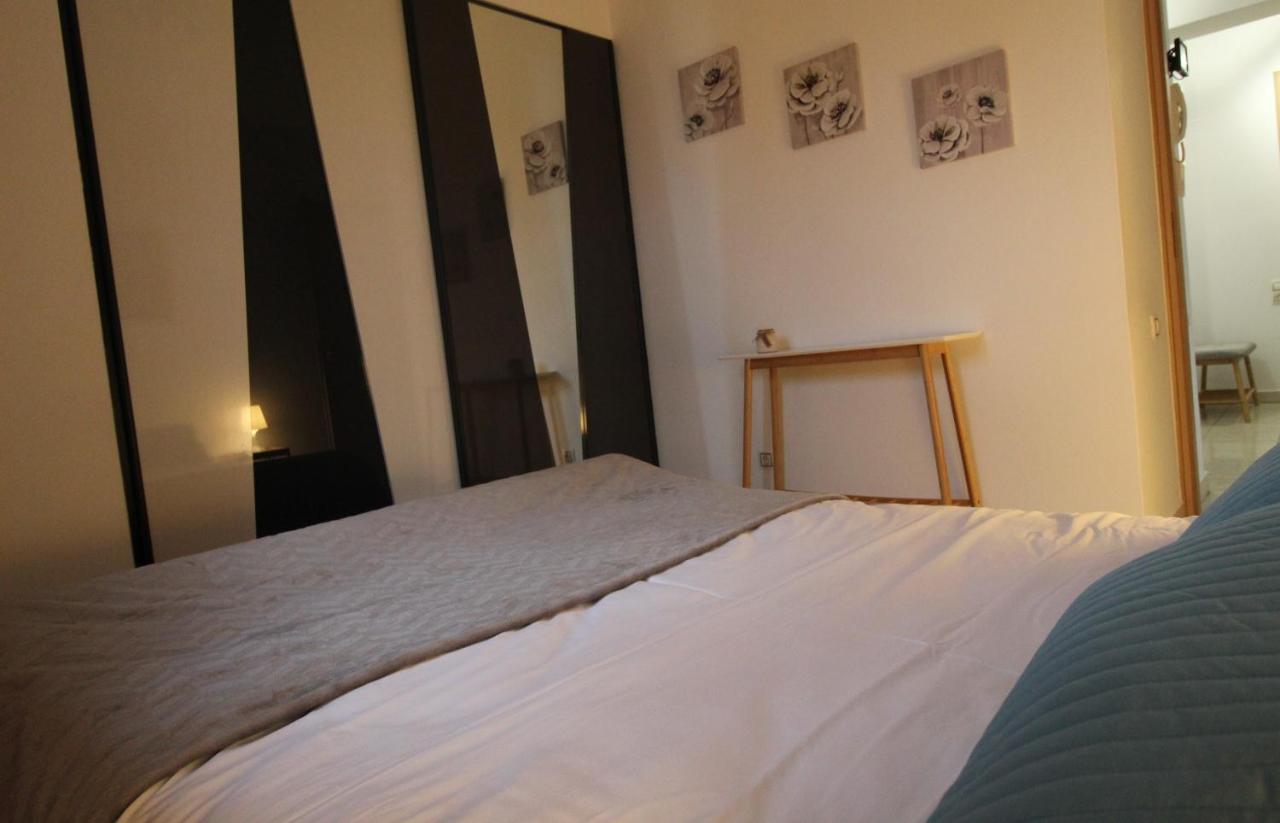 Lovely 2-Bedroom Apartment Atenas Exterior foto